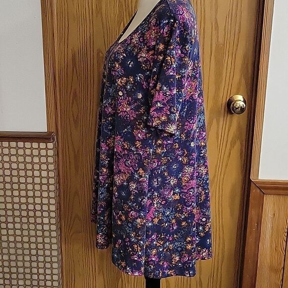 Lularoe Top  - Picture 3 of 5